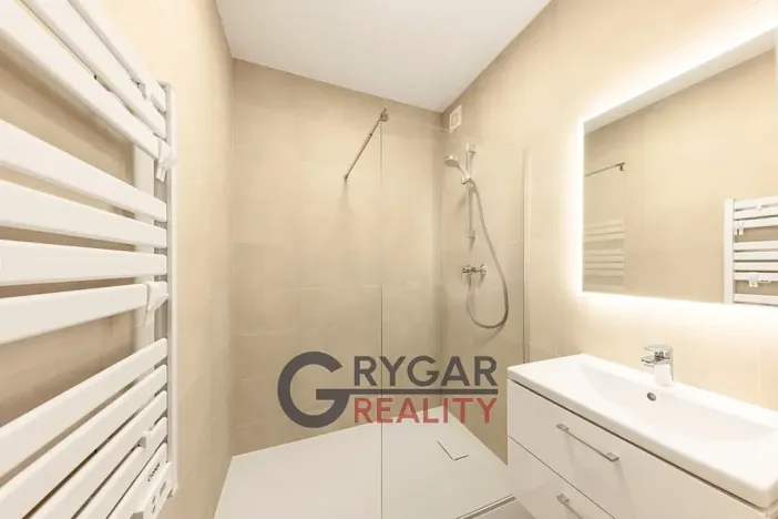 Prodej bytu 1+1, Praha - Vysočany, Pod pekárnami, 55 m2