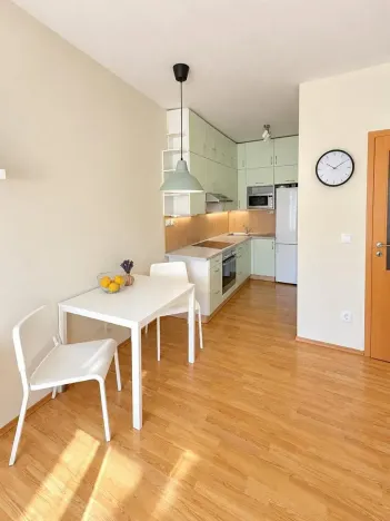 Pronájem bytu 2+kk, Praha - Holešovice, Poupětova, 52 m2