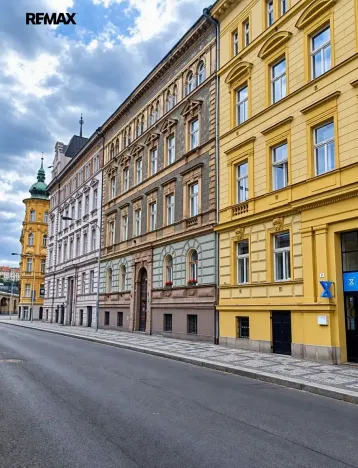 Pronájem bytu 2+1, Praha - Karlín, Prvního pluku, 73 m2