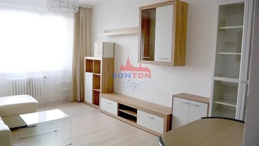 Prodej bytu 1+kk, Praha - Háje, Hlavatého, 27 m2
