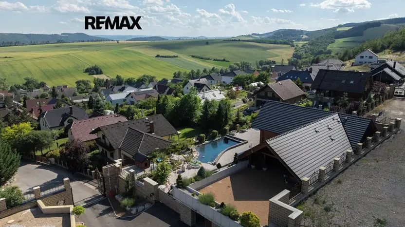 Prodej vily, Králův Dvůr, Pod Lesem, 486 m2