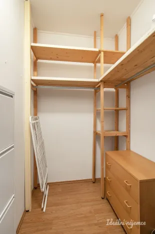Pronájem bytu 1+kk, Praha - Vysočany, Poděbradská, 33 m2