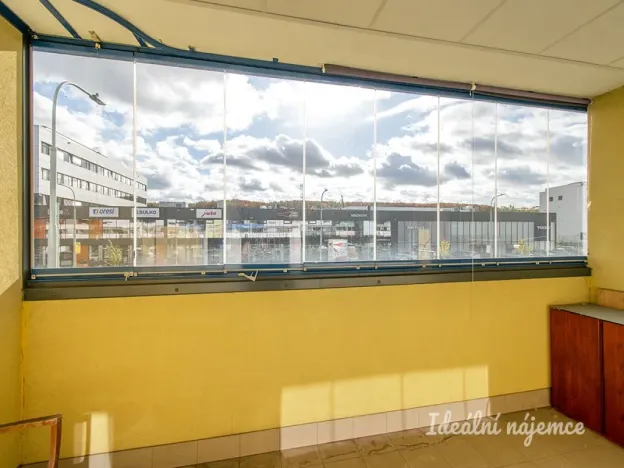 Pronájem bytu 1+kk, Praha - Vysočany, Poděbradská, 33 m2