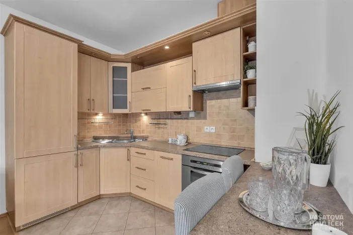 Prodej bytu 2+kk, Hradec Králové, Všehrdova, 53 m2