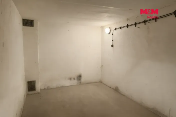 Pronájem garáže, Kladno - Kročehlavy, Bellevue, 16 m2