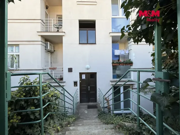 Pronájem bytu 1+kk, Praha - Smíchov, Xaveriova, 60 m2