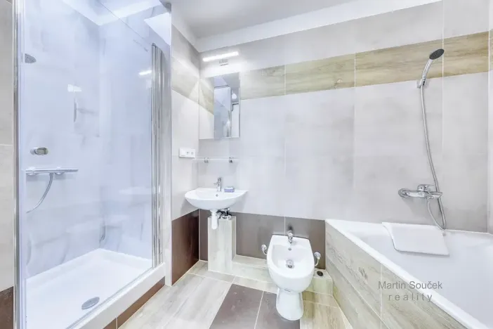 Prodej bytu 2+kk, Praha - Střešovice, Na Petynce, 89 m2