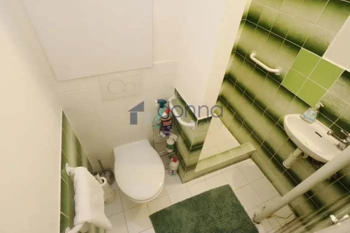 Pronájem bytu 1+kk, Praha, Michelangelova, 21 m2