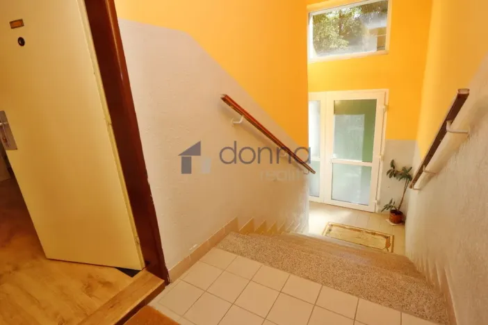 Pronájem bytu 1+kk, Praha, Michelangelova, 21 m2