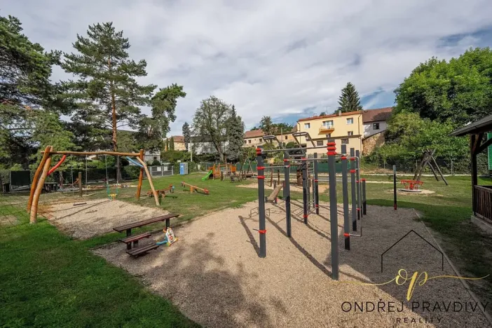 Prodej pozemku pro bydlení, Statenice, K Cihelně, 1601 m2