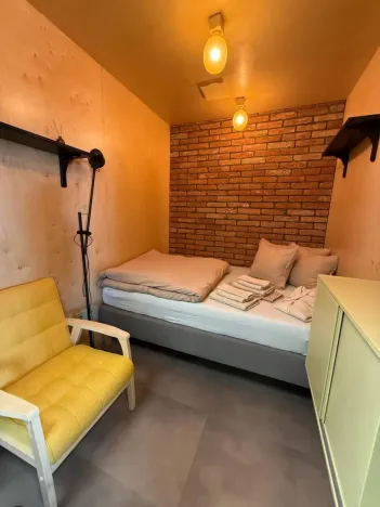 Pronájem pokoje, Praha - Vysočany, Poděbradská, 141 m2