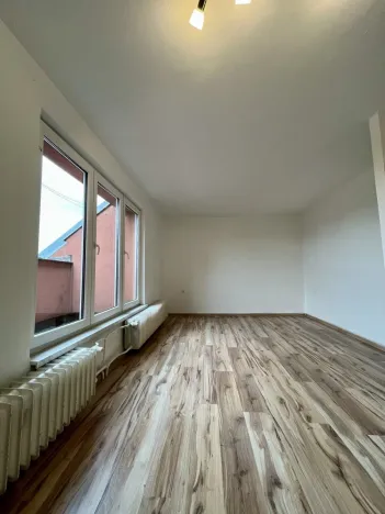 Pronájem bytu 1+kk, Ostrava - Moravská Ostrava, Nádražní, 29 m2
