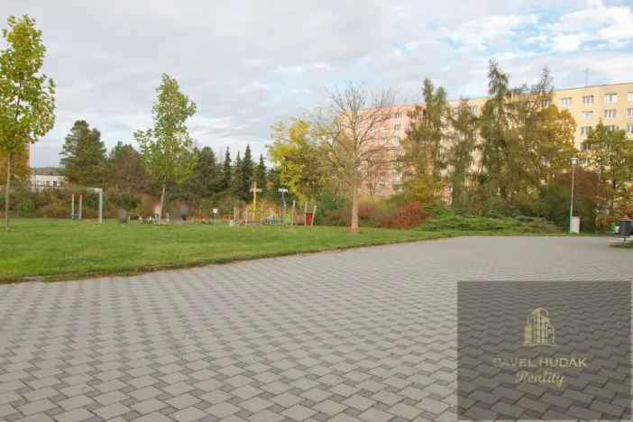 Pronájem obchodního prostoru, Plzeň - Skvrňany, Karla Steinera, 9 m2