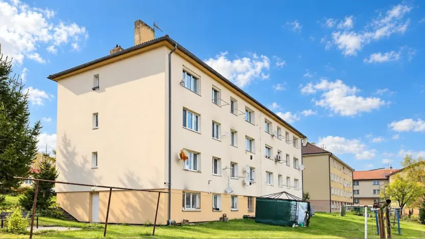 Pronájem bytu 2+kk, Tmaň, Sídliště, 38 m2