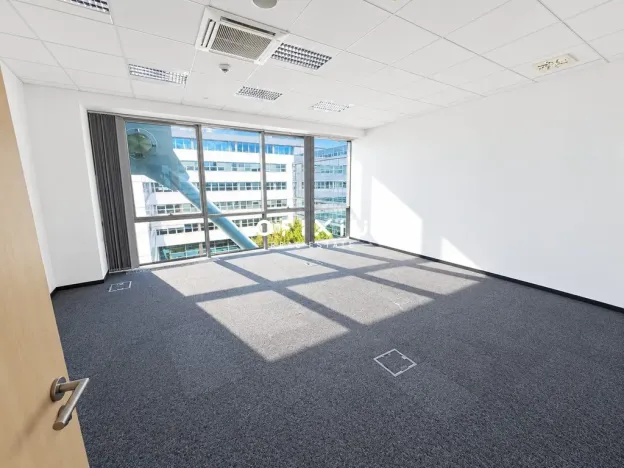 Pronájem kanceláře, Praha - Smíchov, Karla Engliše, 2208 m2
