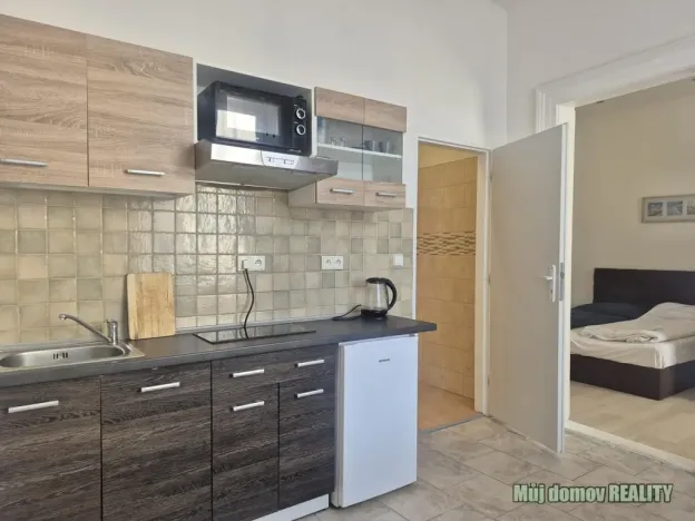 Pronájem bytu 2+kk, Praha - Karlín, Křižíkova, 45 m2