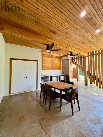 Prodej bytu 3+1, Coxen Hole, Roatán, Honduras, 139 m2