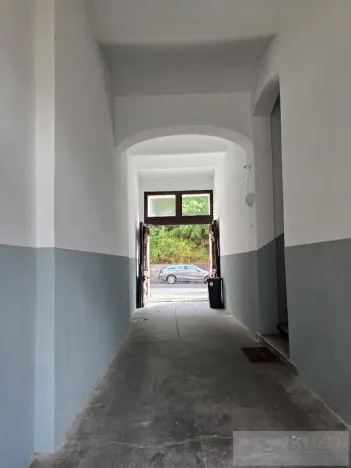 Prodej bytu 2+1, Karlovy Vary, Svahová, 61 m2