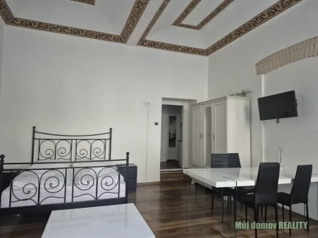 Pronájem bytu 1+kk, Praha - Karlín, Křižíkova, 44 m2