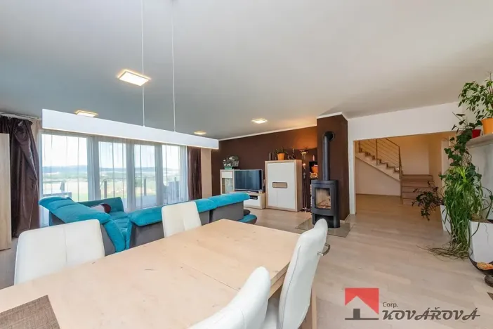 Prodej rodinného domu, Újezd, 346 m2