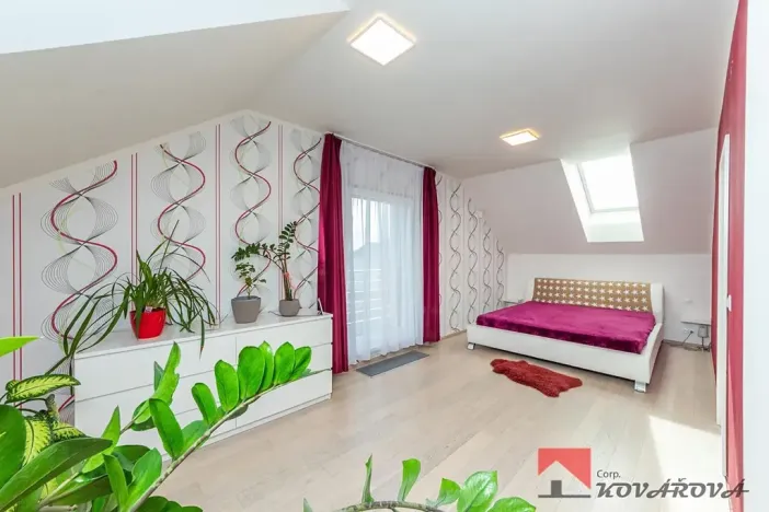 Prodej rodinného domu, Újezd, 346 m2