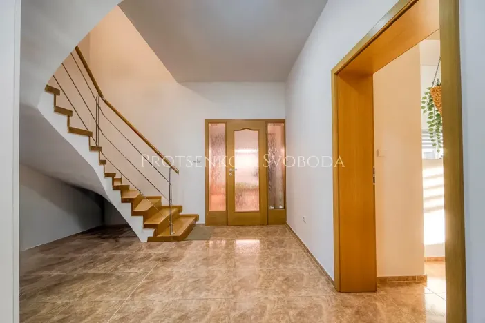 Prodej rodinného domu, Přerov nad Labem, 283 m2