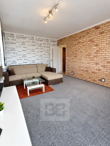 Pronájem bytu 1+kk, Kladno, Vodárenská, 26 m2