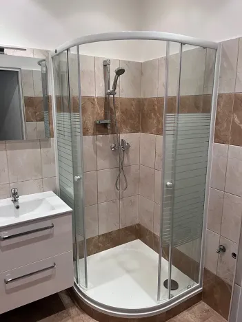 Pronájem bytu 1+kk, Praha - Vršovice, Jakutská, 35 m2