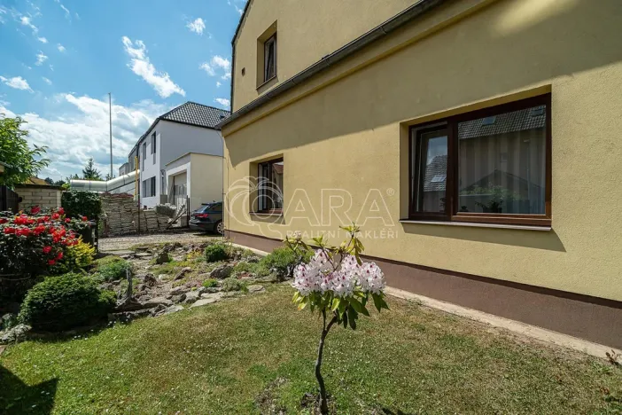 Pronájem bytu 1+kk, Praha - Stodůlky, Živcových, 28 m2