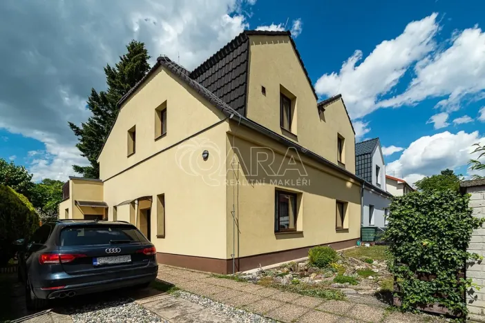 Pronájem bytu 1+kk, Praha - Stodůlky, Živcových, 28 m2