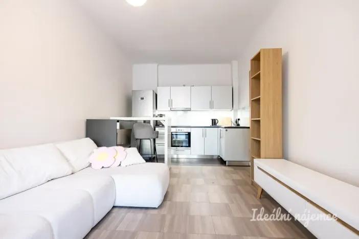 Pronájem bytu 2+kk, Praha - Vršovice, Oblouková, 40 m2