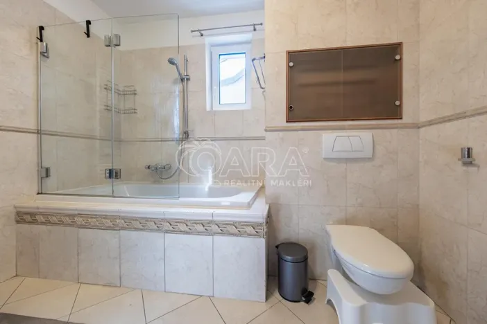 Pronájem bytu 4+1, Praha - Strašnice, Radošovická, 117 m2