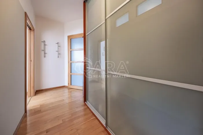 Pronájem bytu 4+1, Praha - Strašnice, Radošovická, 117 m2
