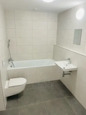 Pronájem bytu 2+kk, Praha - Karlín, Sokolova, 59 m2