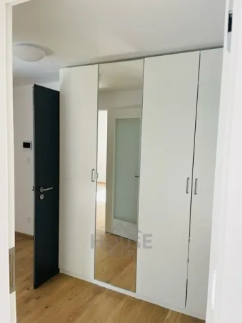 Pronájem bytu 2+kk, Praha - Karlín, Sokolova, 59 m2