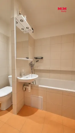 Pronájem bytu 1+kk, Hradec Králové - Pražské Předměstí, Hrubínova, 35 m2