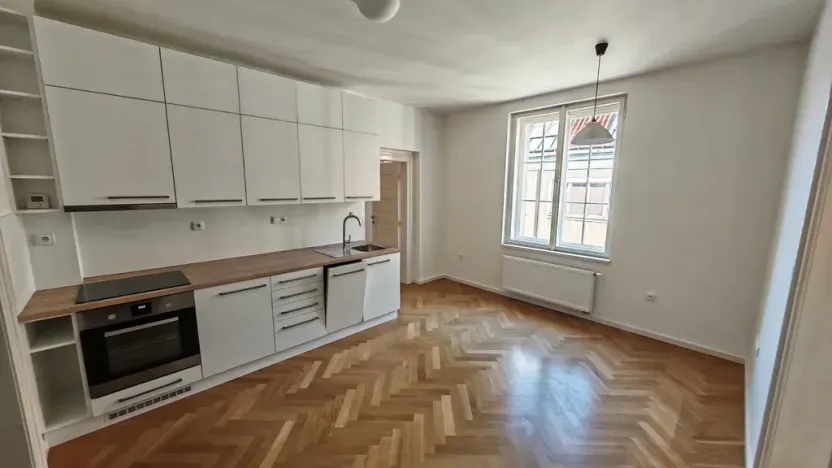 Pronájem bytu 2+1, Praha - Staré Město, Dlouhá, 61 m2