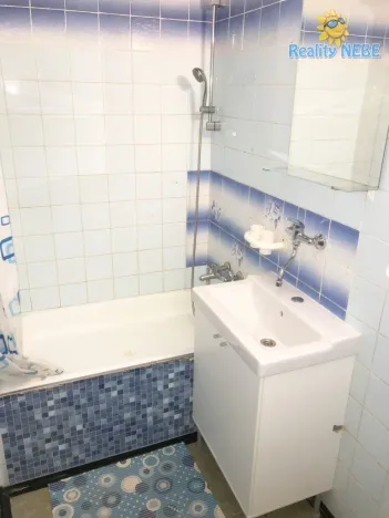 Pronájem bytu 2+kk, Praha - Kobylisy, Famfulíkova, 47 m2