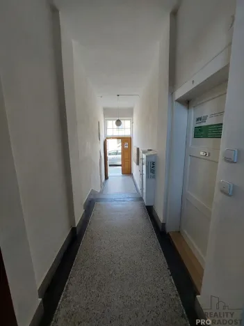 Pronájem kanceláře, Praha, Na mokřině, 30 m2