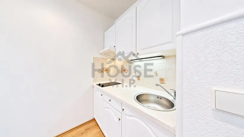 Prodej bytu 1+kk, Praha - Modřany, Daškova, 29 m2