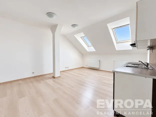 Pronájem bytu 2+kk, Břeclav, Národních hrdinů, 50 m2