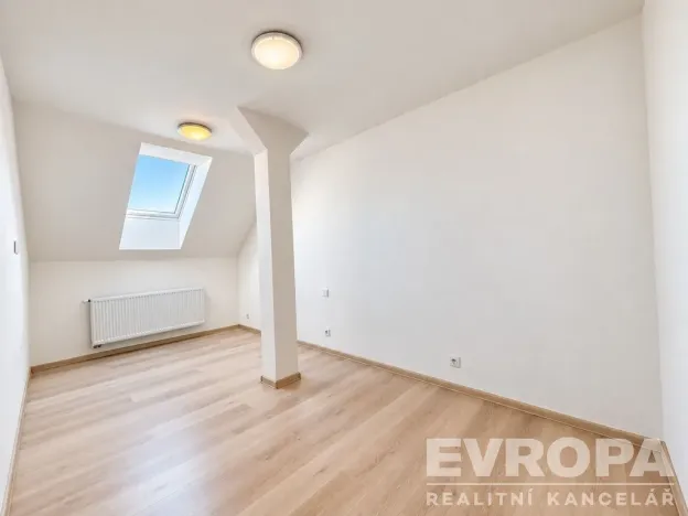 Pronájem bytu 2+kk, Břeclav, Národních hrdinů, 50 m2