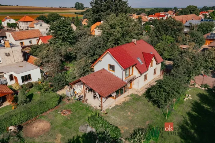 Prodej rodinného domu, Skřivany, Komenského, 160 m2
