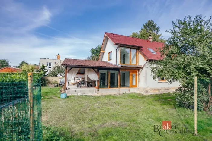 Prodej rodinného domu, Skřivany, Komenského, 160 m2