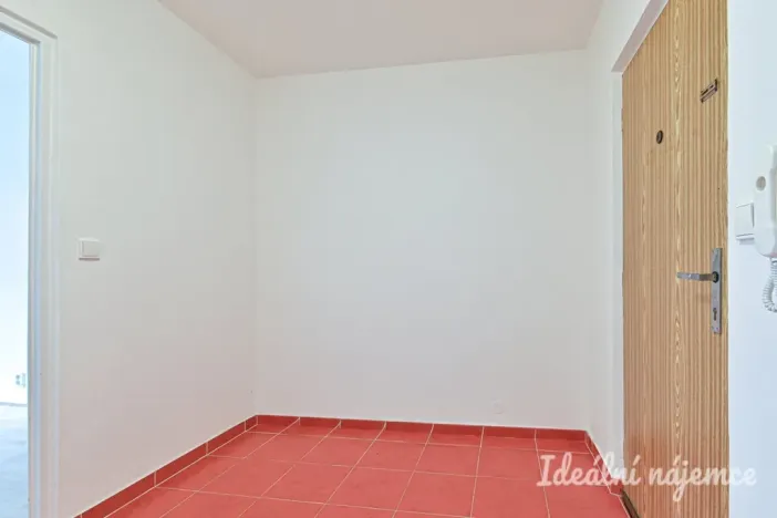 Pronájem bytu 1+kk, Brno - Líšeň, Kosíkova, 33 m2