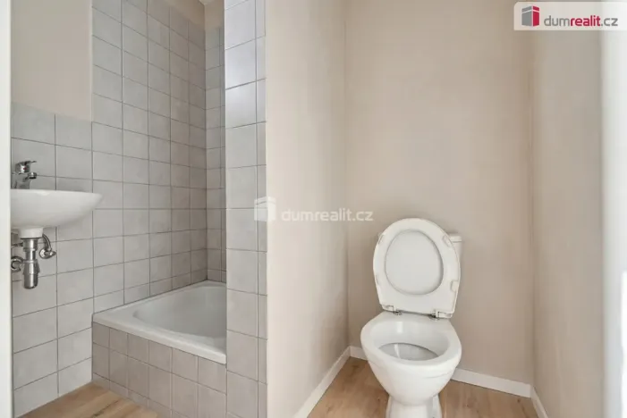 Prodej rodinného domu, Kravaře, náměstí, 200 m2