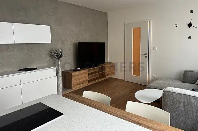 Pronájem bytu 2+kk, Pardubice, Smilova, 60 m2