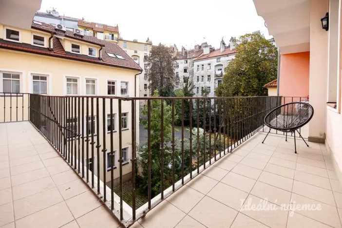 Pronájem bytu 1+kk, Praha - Nusle, Slavojova, 26 m2