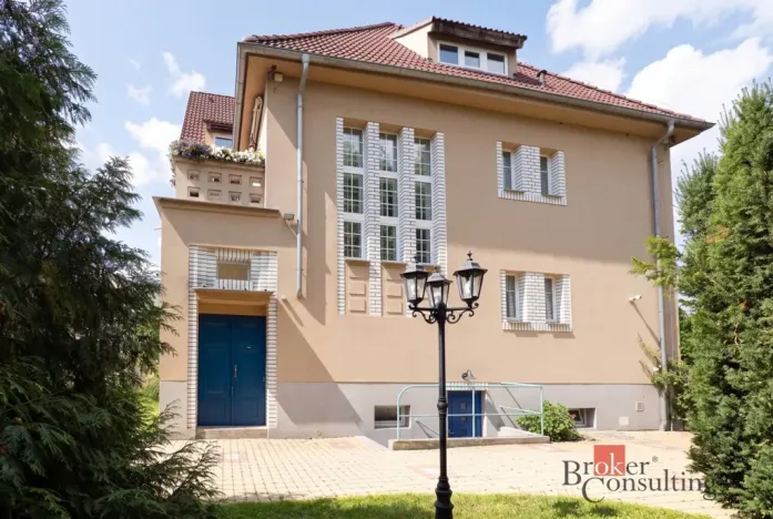 Prodej vily, Praha - Modřany, U vlečky, 331 m2