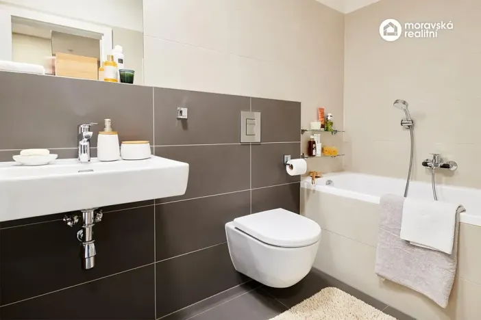 Pronájem bytu 2+kk, Oslavany, náměstí 13. prosince, 50 m2